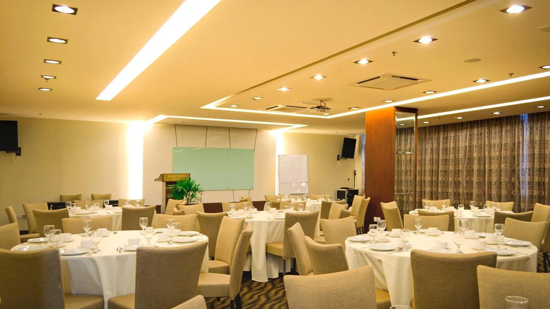 Marvelux Hotel Malacca 3*,